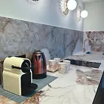 Lemon Apartment *