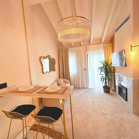 Lemon Apartment *