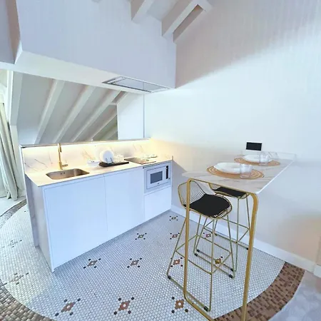 Lemon Apartment